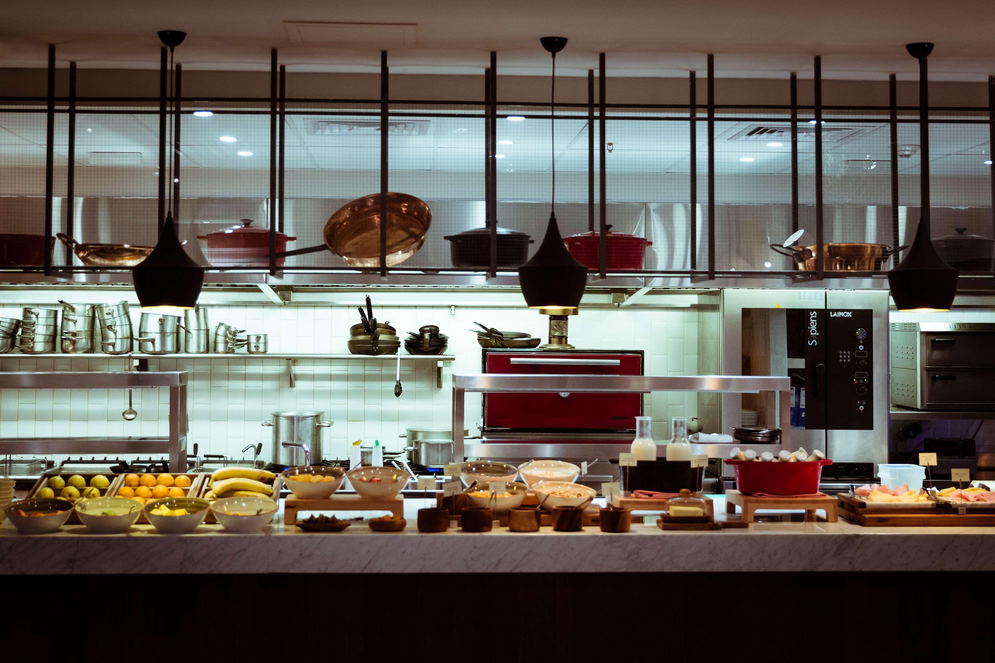 蒙特维迪奥凯悦中心酒店 蒙得维的亚 外观 照片 The kitchen at the restaurant