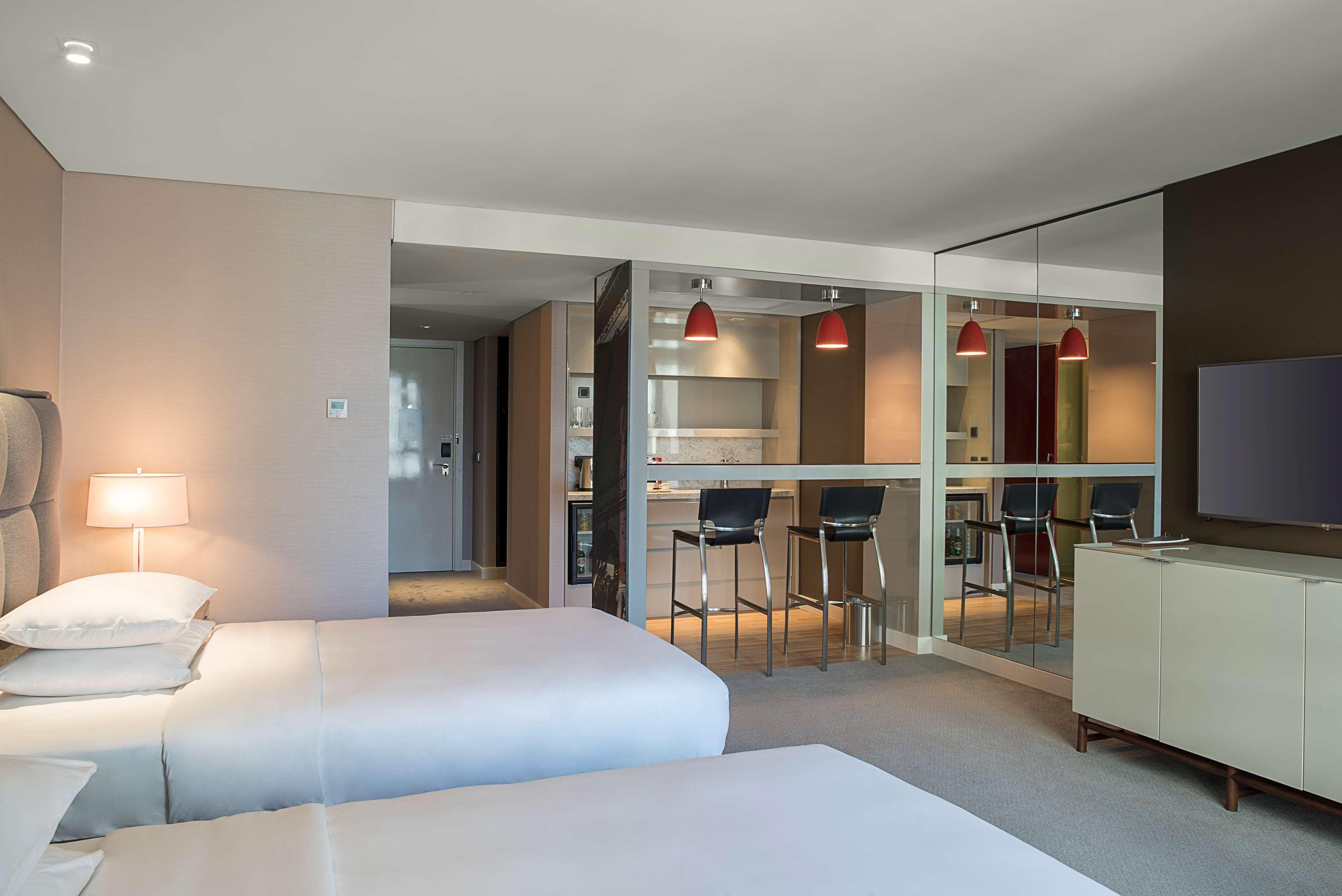 蒙特维迪奥凯悦中心酒店 蒙得维的亚 外观 照片 A typical room at the hotel