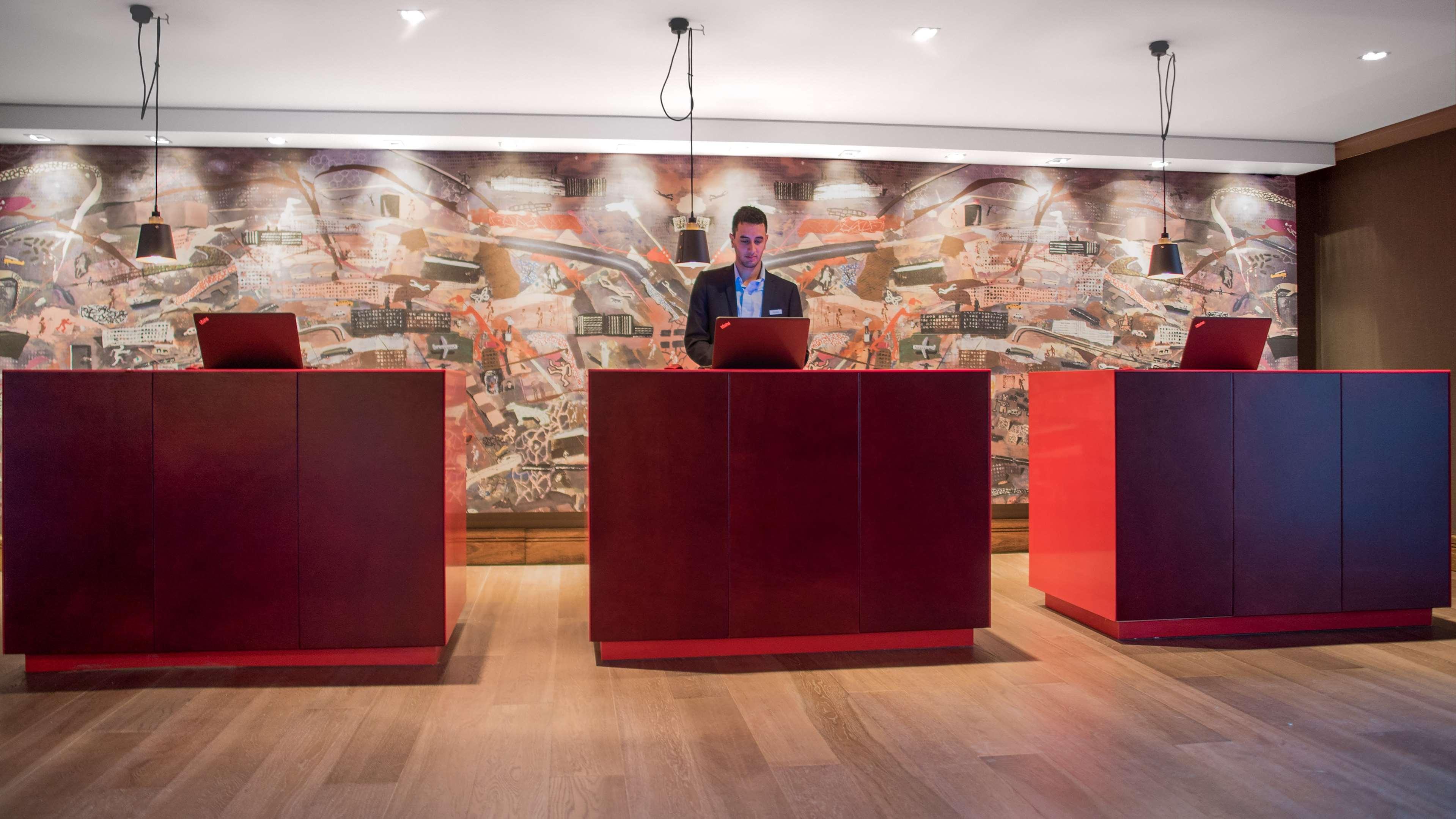 蒙特维迪奥凯悦中心酒店 蒙得维的亚 外观 照片 Reception desk at the Hotel