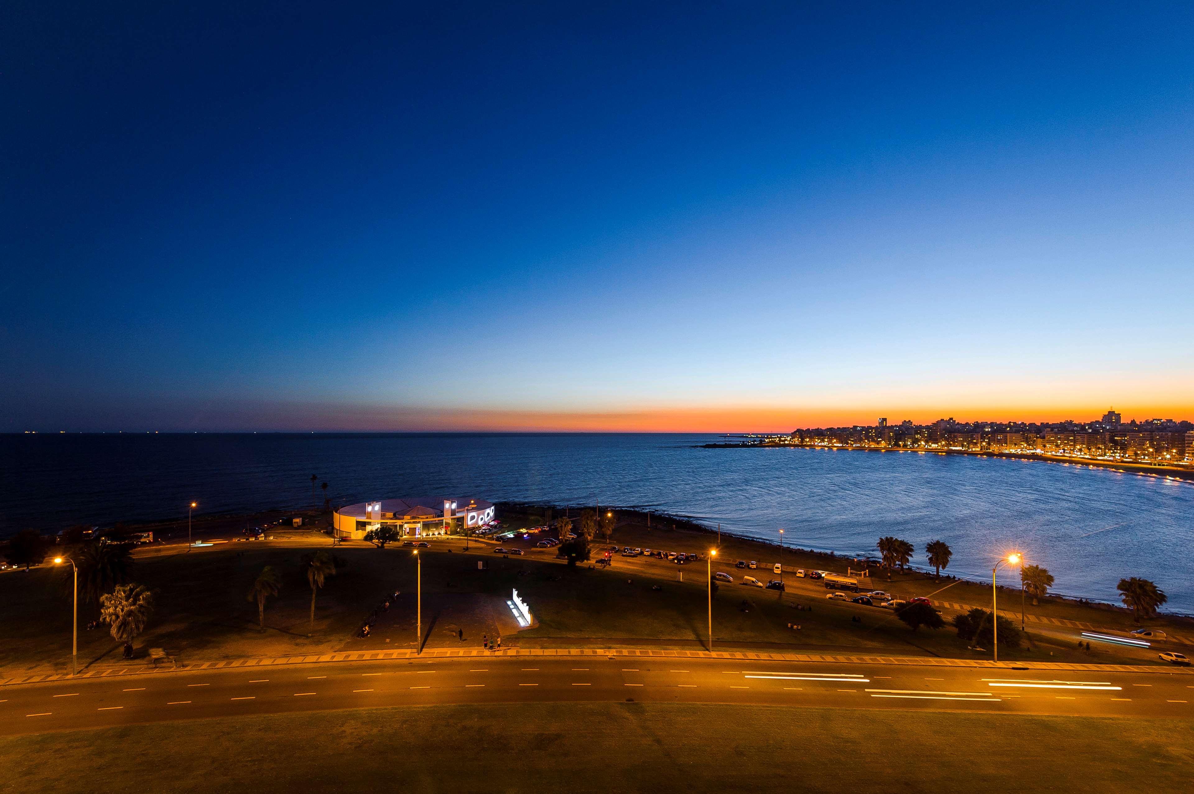蒙特维迪奥凯悦中心酒店 蒙得维的亚 外观 照片 Sunset at the port of Rafina